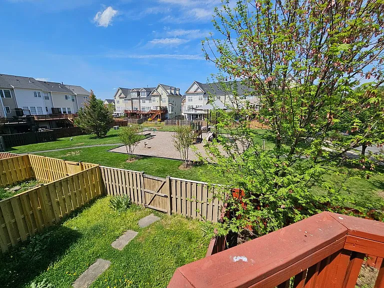 1201 Cambria Ter NE — Photo 40