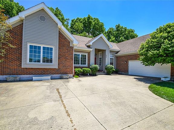 4th image of 930 Winston Ln