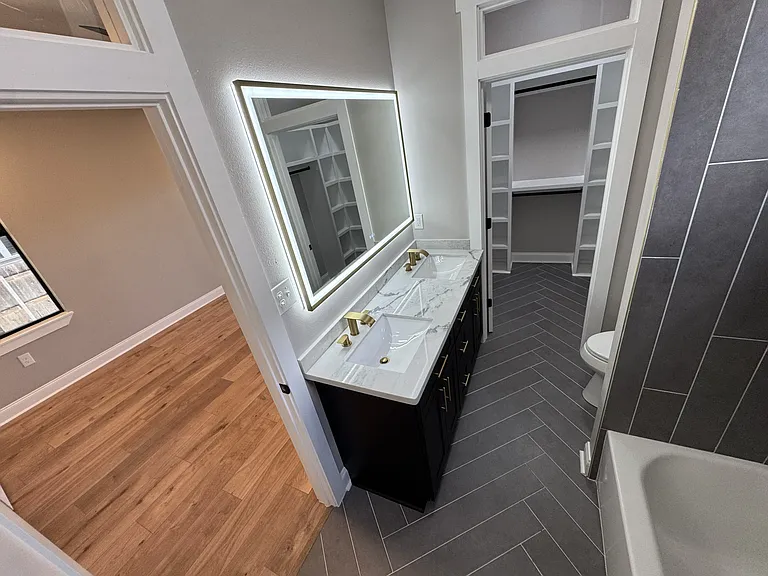 9209 S Claiborne Ave #A — Photo 24