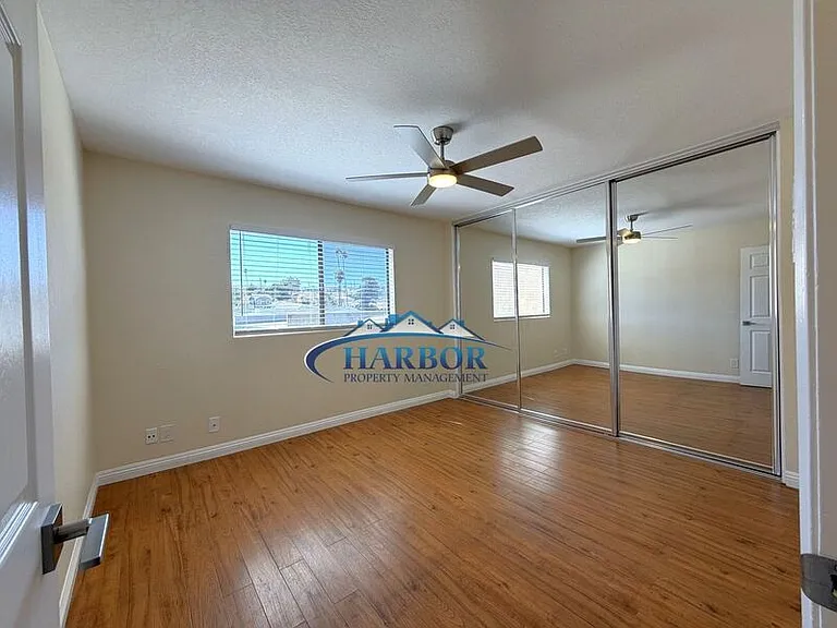 1166 W 22nd St #2 — Photo 16