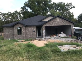 982 Roselawn St, Siloam Springs, AR 72761