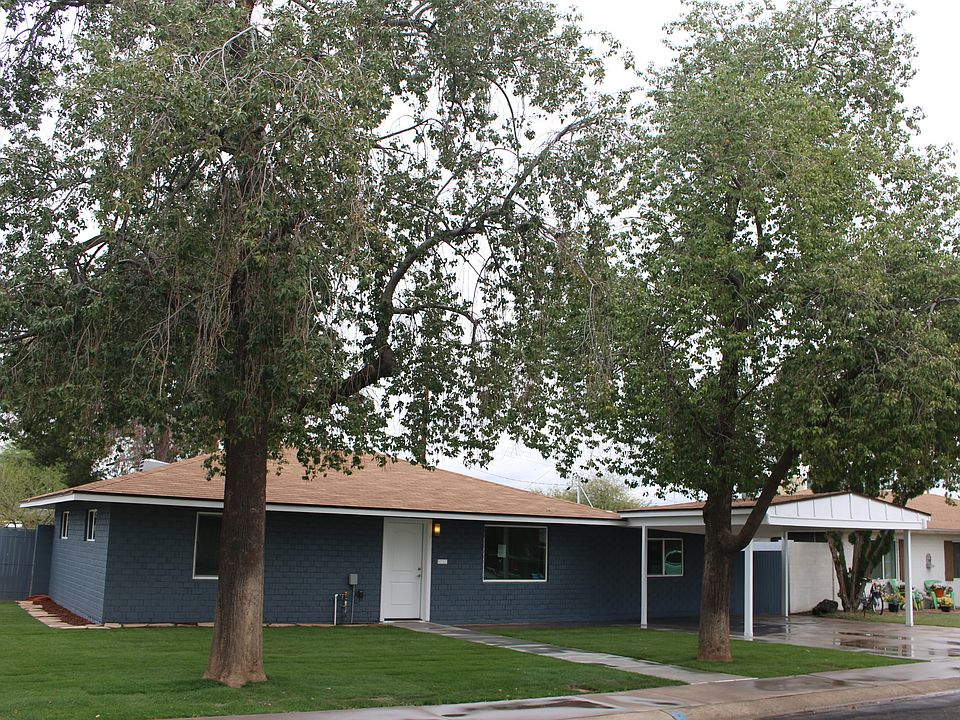1st image of 2208 W Clarendon Ave