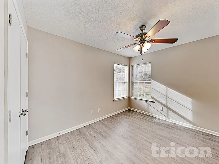 8600 Warwick Crest Ln — Photo 9