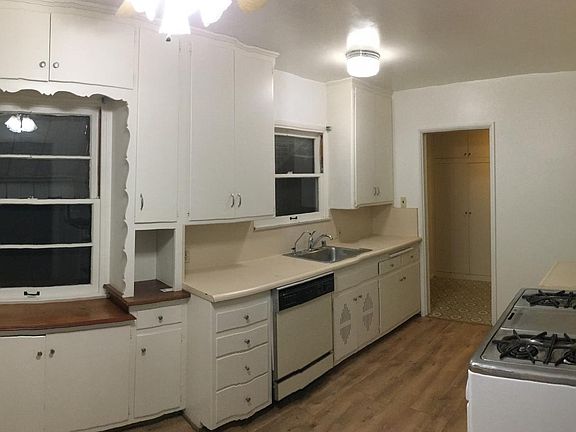 5th image of 145 N Catalina St