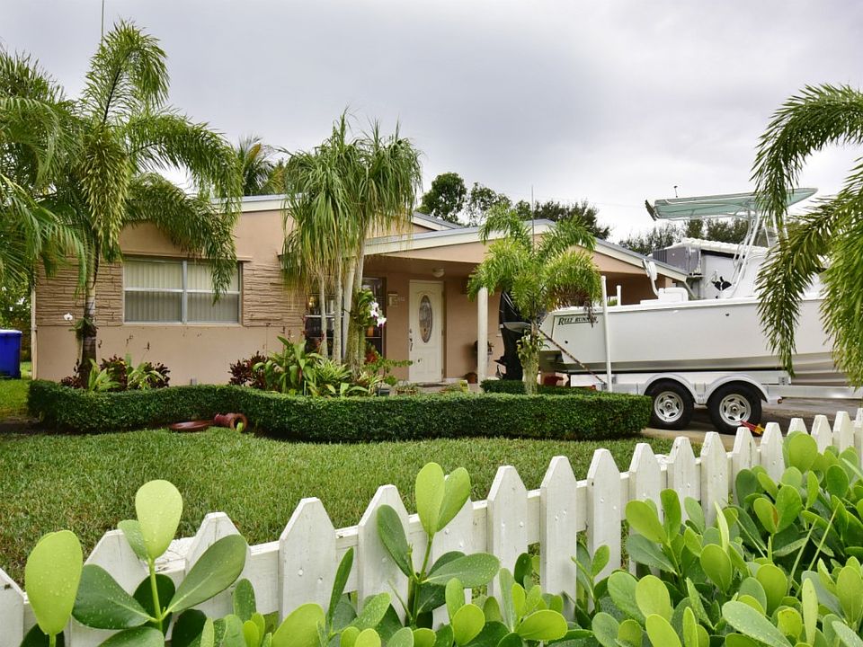 1st image of 3532 SW 15th Ct