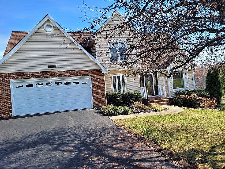 1st image of 205 Meadowridge Dr
