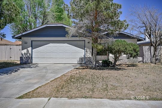 1st image of 704 Beth Ln