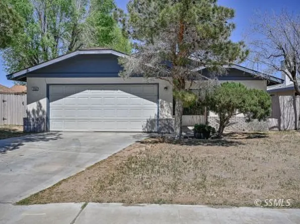 704 Beth Ln, Ridgecrest, CA 93555