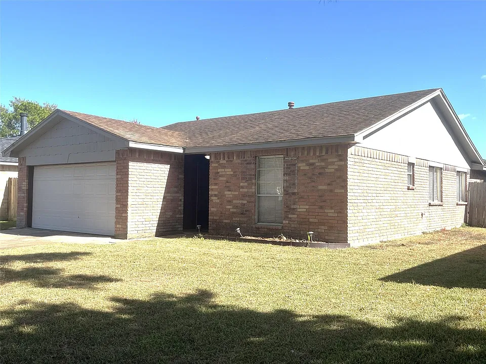 454 Redway Ln