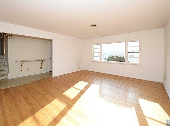 3rd image of 41 Kershner Pl