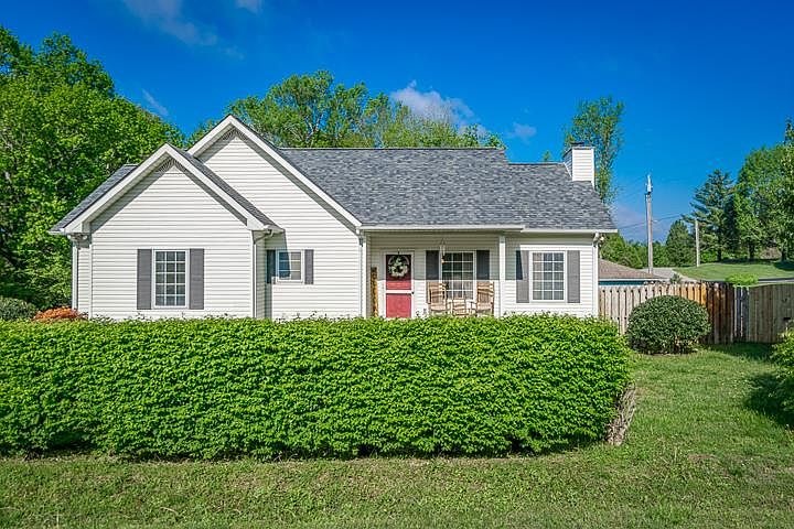 1st image of 3044 Lindenwood Dr