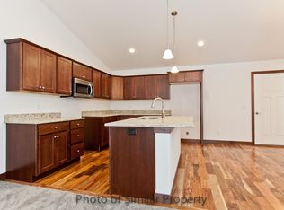 5412 Dostal Dr SW, Cedar Rapids, IA 52404