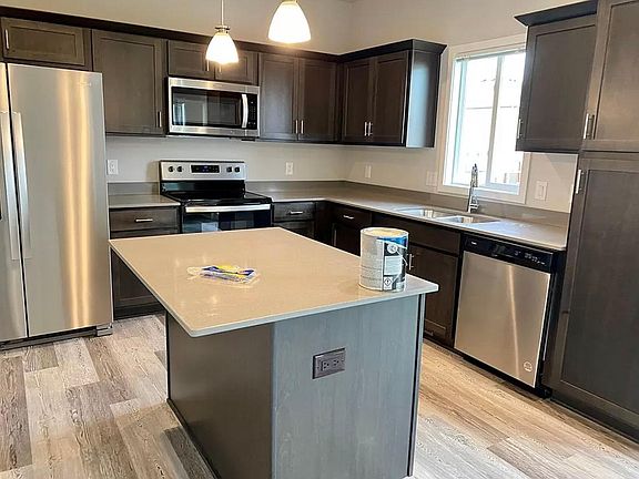 2nd image of 620 1st St NW