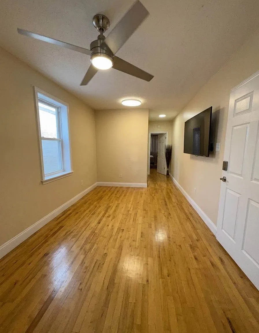 30 Georgia Avenue — Photo 4