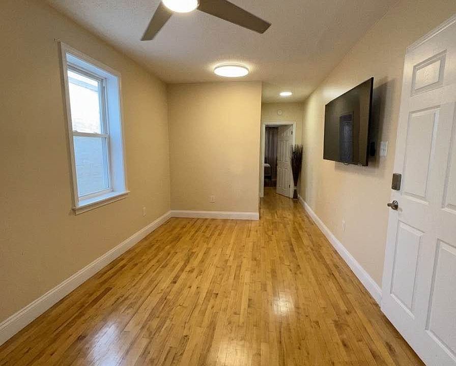 3 bed · 1 bath in Brooklyn