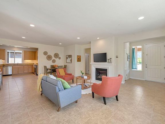 3rd image of 9303 Oak Trail Circle