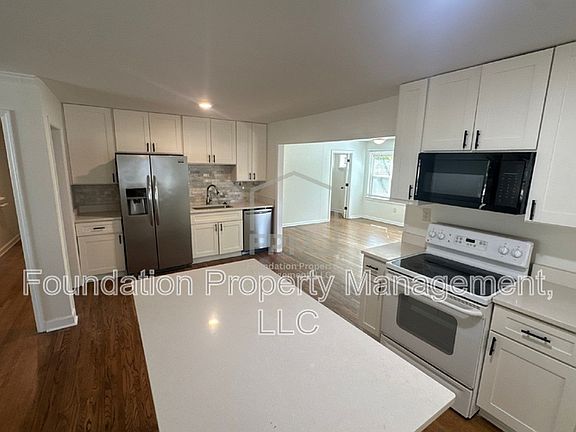 3rd image of 1169 Dearing Rd
