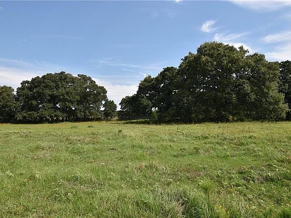 2nd image of 2450 NE County Road 3016