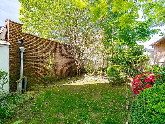 5th image of 3957 Seton Ave