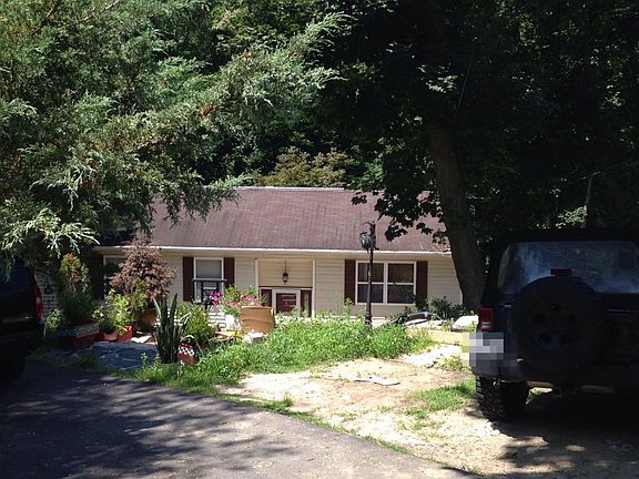 3rd image of 572 Westbrook Dr