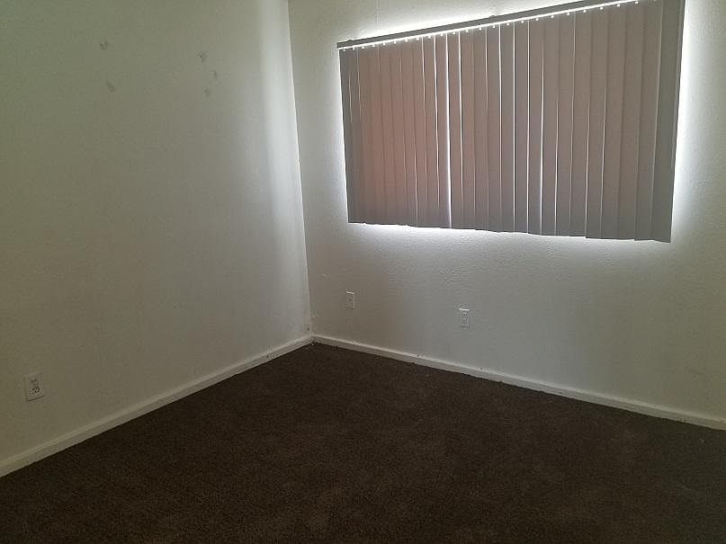 1st image of 214 N Valley View Dr