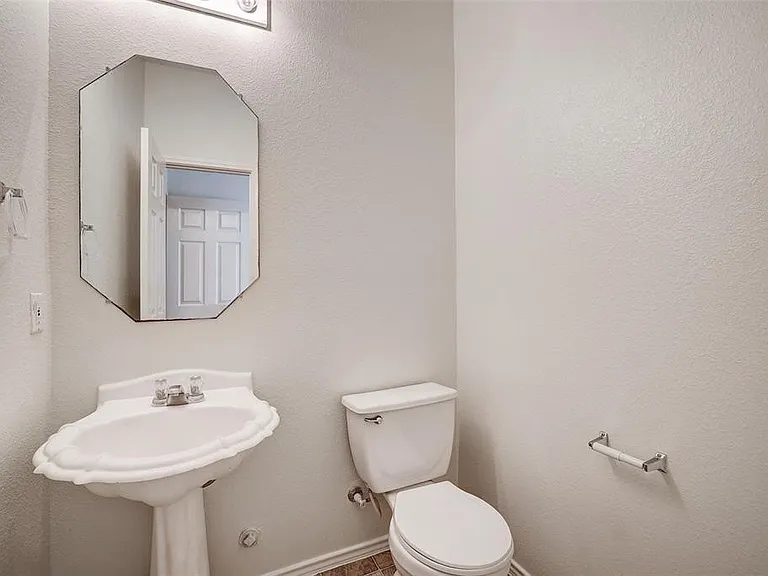 1115 Rawhide Trl — Photo 68
