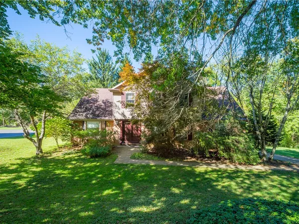1693 Hathaway Ln, Pittsburgh, PA 15241