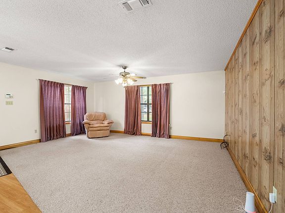 3rd image of 835 David Dr