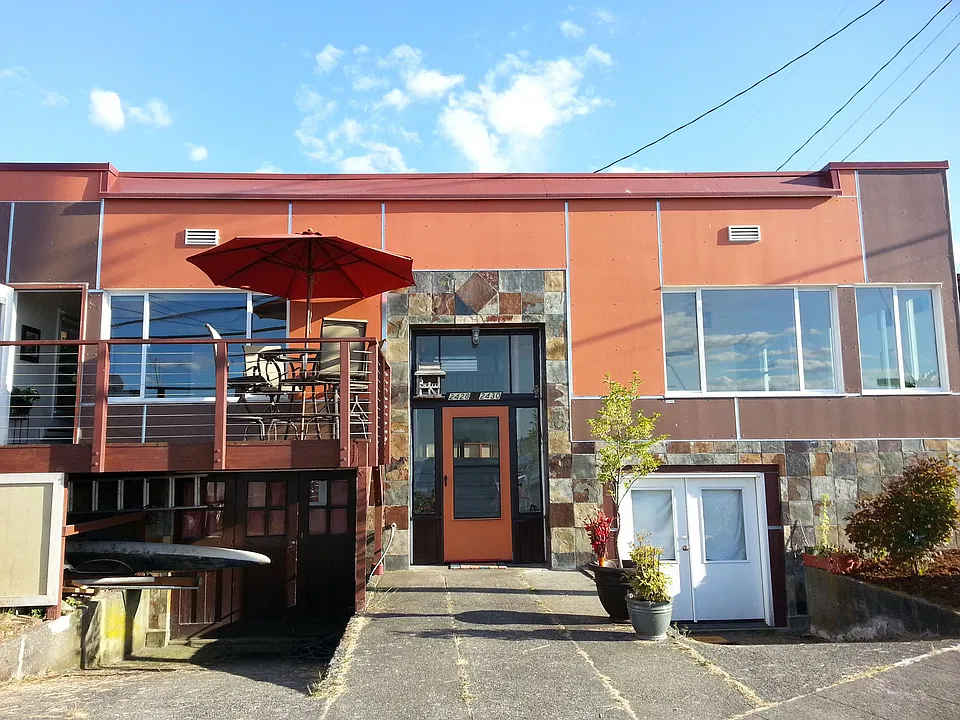Alki Beach House Front View