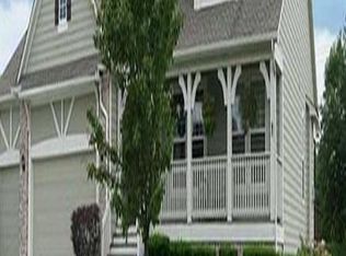 3592 Streamside Dr, Greenwood, IN 46143
