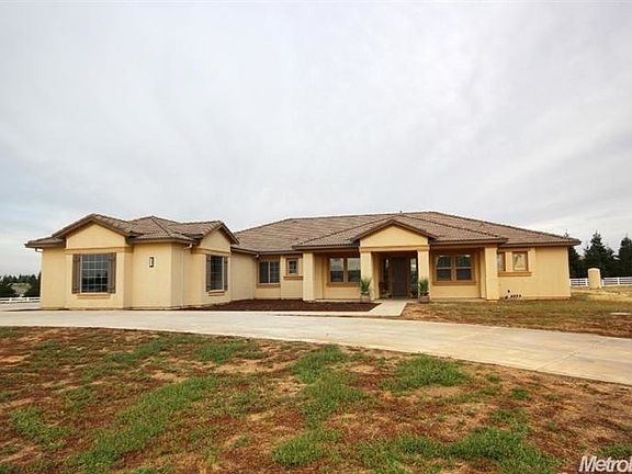 3rd image of 9801 Trailhead Ct