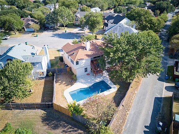 5th image of 904 Valley Glen Cv