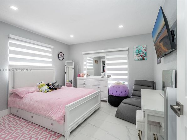 10450 NW 19th St