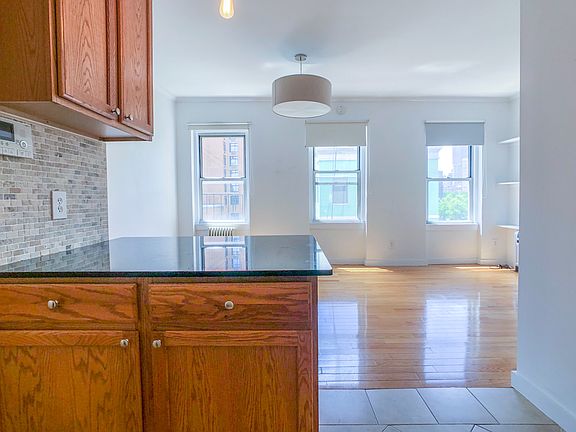 5th image of 38 Grand St APT 1E