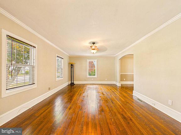 3rd image of 311 Cedar St