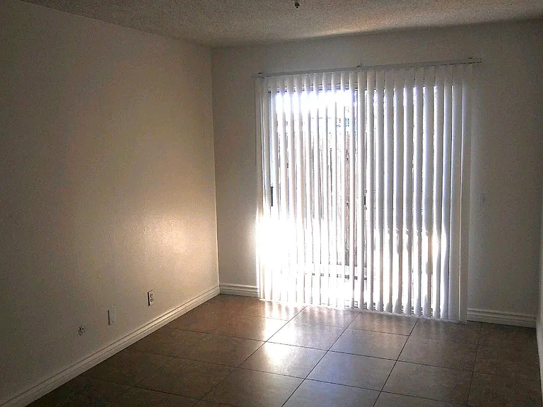 9125 Pepper Ave — Photo 7