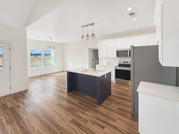 4th image of 6472 Old Clarksville Rd