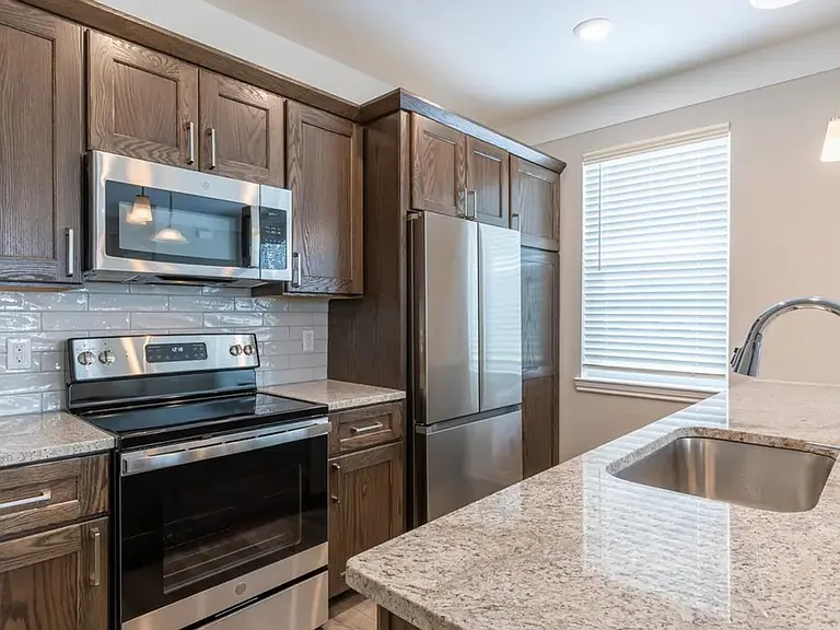 14304 Wexford Dr — Photo 5