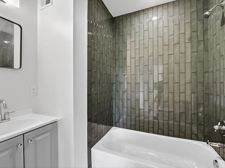 1127 Orren St NE — Photo 9