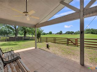106 Meadowlakes Dr, Meadowlakes, TX 78654
