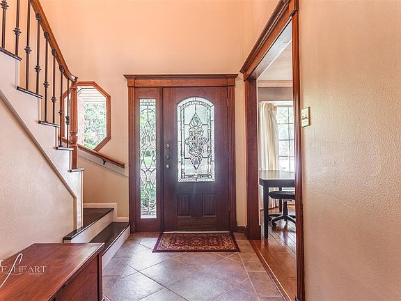 3rd image of 2802 Eagle Creek Dr