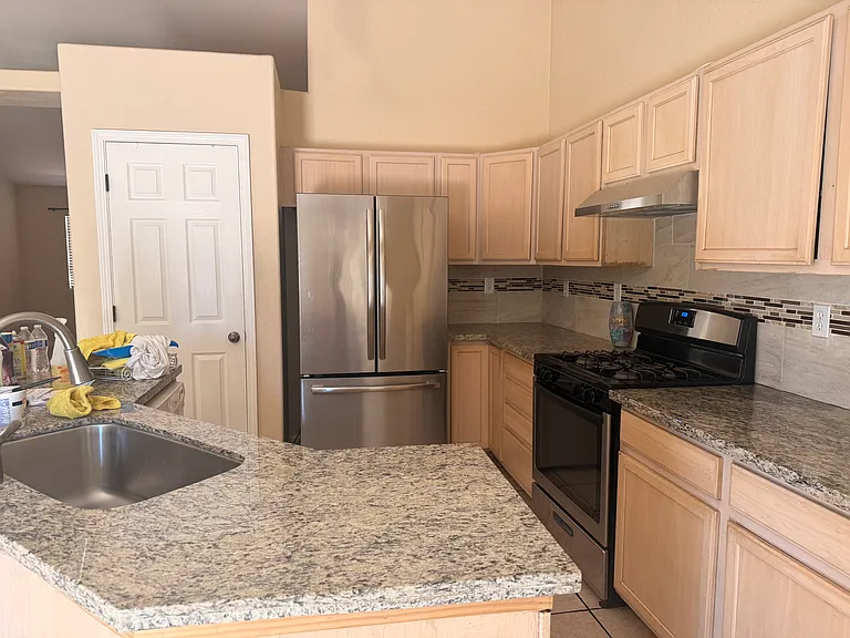 2712 Deborah Ln — Photo 16