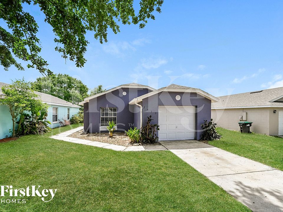 1st image of 7439 Groveoak Dr