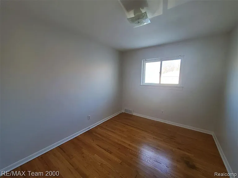 5637 Merrick St — Photo 14