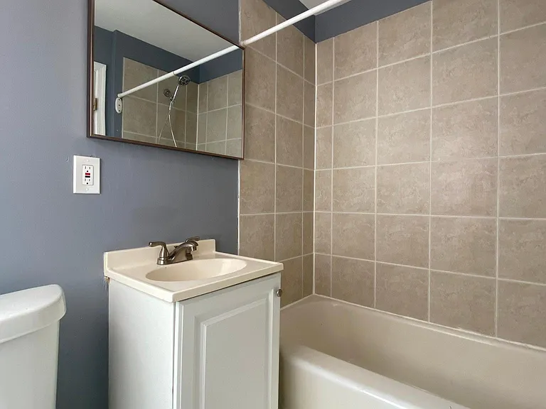 1516 Marion St NW #101 — Photo 5
