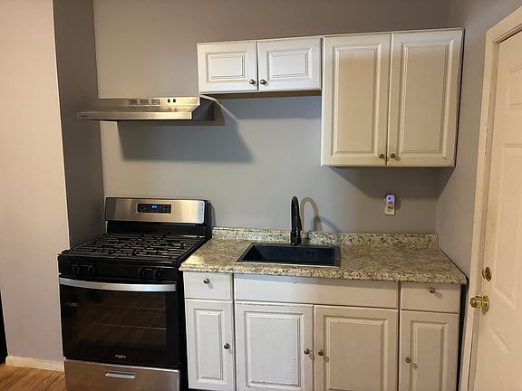 5th image of 127 Spring St Unit 1