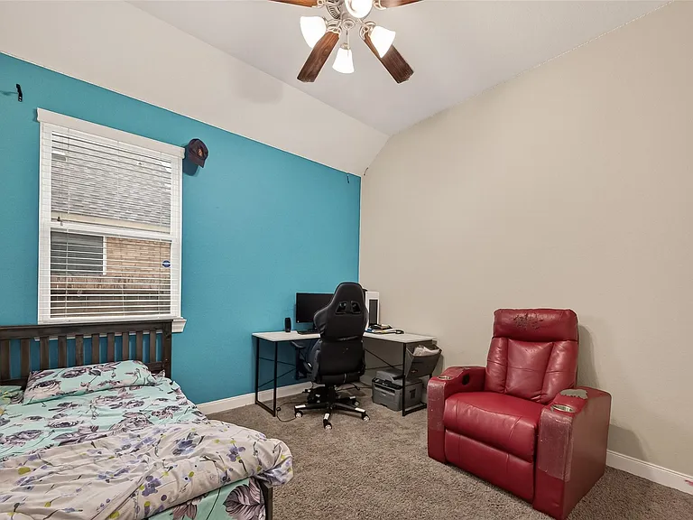 2209 Hidden Meadow Ln — Photo 21
