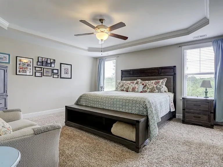 1444 Eastbourne Dr — Photo 33