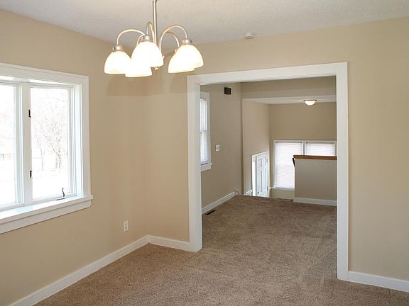 5th image of 382 Curtice St E