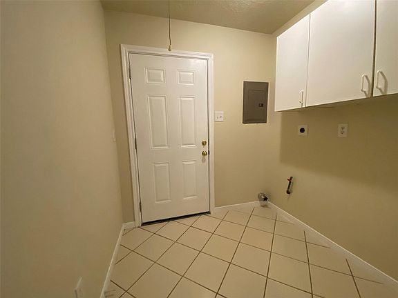 5th image of 311 Willowick St